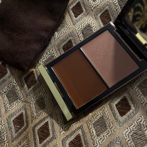 Shade & Illuminate Contour Duo in intensity2